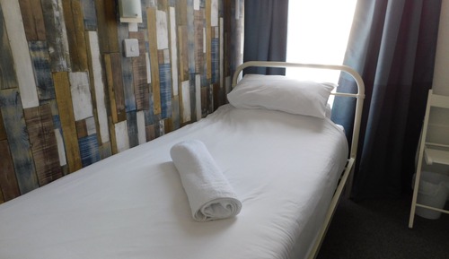 Single Room, Private Bathroom