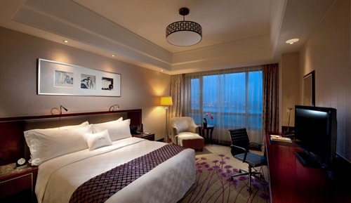 1 KING BED DELUXE ROOM