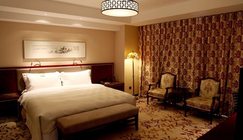 PRESIDENTIAL SUITE