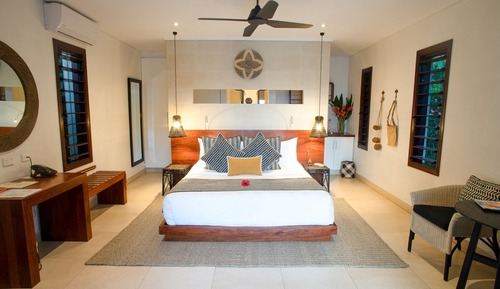 Lagoon Pool Villa