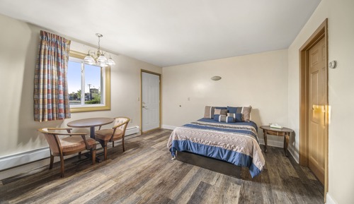 Family Suite, Jetted Tub
