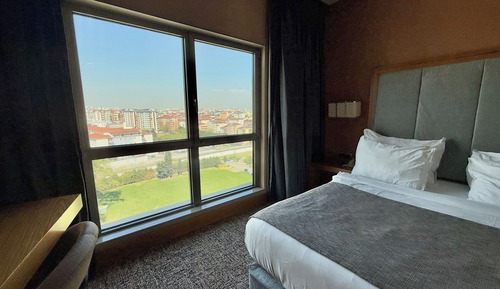 Standard Double Room, City View