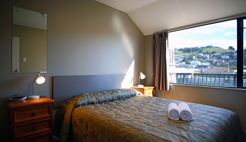 Standard Two Bedroom Unit - 1 Queen, 3 Singles