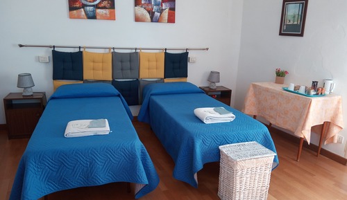 Deluxe Double or Twin Room, Shared Bathroom, Sea View