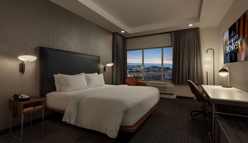 Room, 1 King Bed (Hearing Accessible)