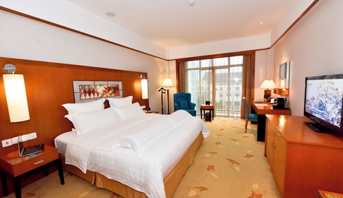 Deluxe Room, 1 King Bed, Business Lounge Access (Executive)
