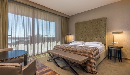 Superior Double or Twin Room, Lake View