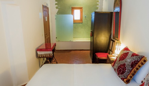 Senior Suite, 1 Queen Bed, Ensuite