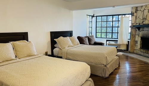 Standard Double Room, 2 Queen Beds