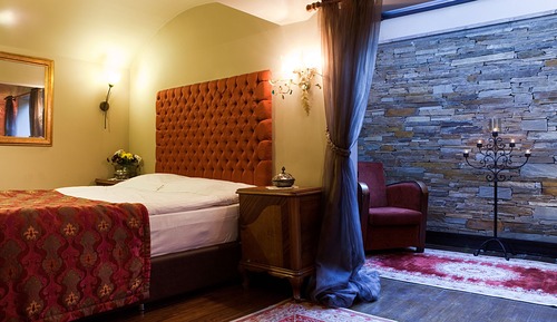 Traditional Suite