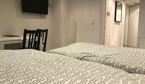 Basic Double Room, Ensuite (Souterain)