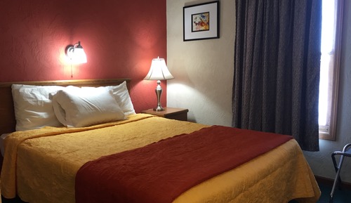 Standard Room, 1 Queen Bed, Kitchenette