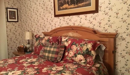 Northwoods Room #10