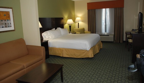 Suite, 1 King Bed, Accessible (Mobility, Roll-In Shower)