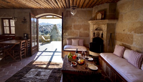 Luxury Suite, Fireplace, Valley View