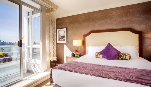 Superior Room, 1 King Bed (Partial Harbourview)