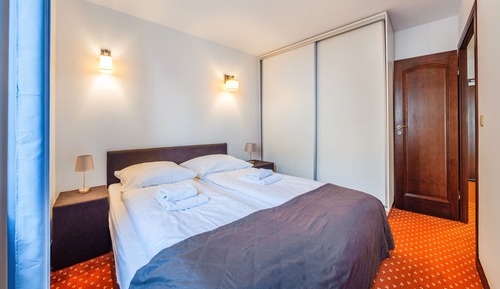 Apartment (D 15)