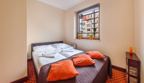Apartment (D 4)