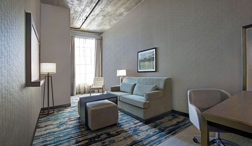 Suite, 1 King Bed, River View