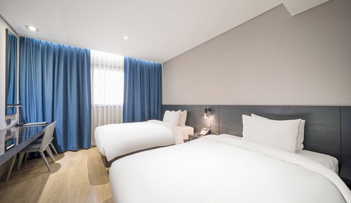 Family Twin Room