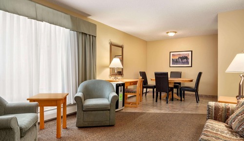 Suite, 3 Bedrooms, Non Smoking