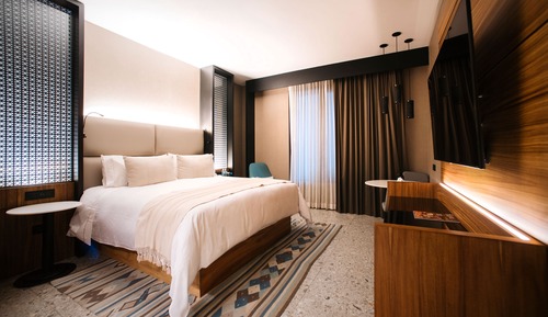 Deluxe Room, 1 King Bed