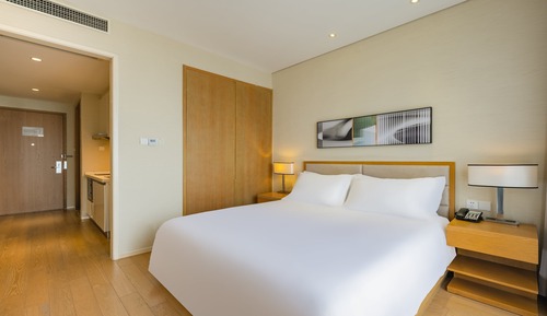 Standard Room, 1 King Bed