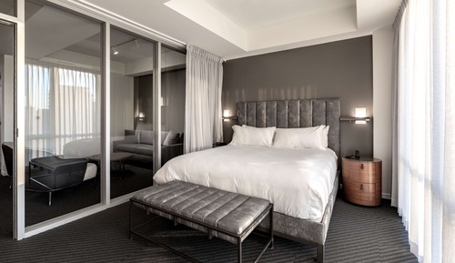 Suite, 1 King Bed (2 Rooms)