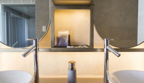 Anteroom Suite (2 Double beds with 2 sofa beds)