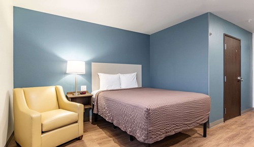 Standard Room, 1 Queen Bed, Non Smoking