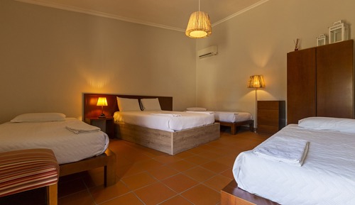 Family Room, Multiple Beds