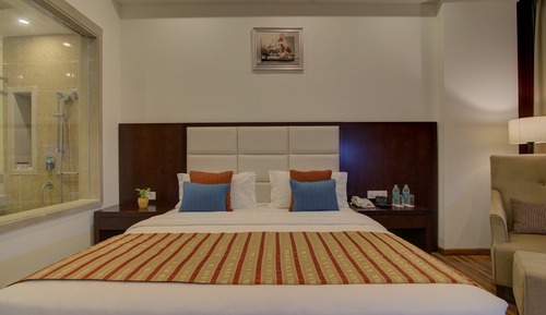 1 King Bed, Deluxe Double Room, Non-Smoking