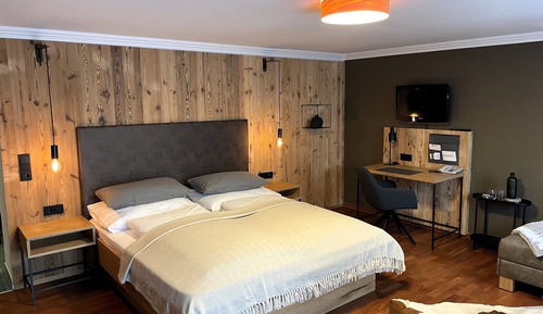 Suite, Balcony