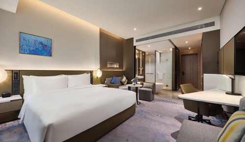 Premium Room, 1 King Bed, Club Lounge Access