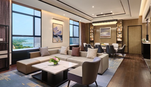 Royal Suite, 1 King Bed, Club Lounge Access, Lake View