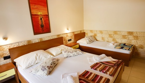Comfort Triple Room