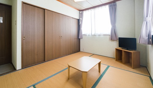 Japanese Room With Shared Washroom - Twin