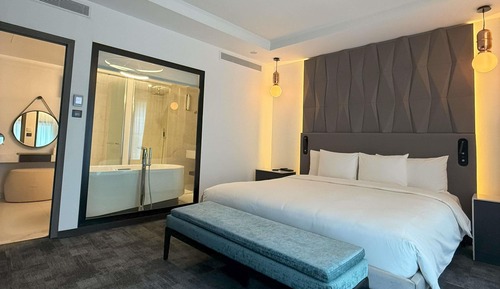 Presidential Suite, Multiple Beds