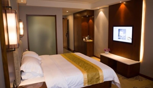 Superior Room, 1 King Bed