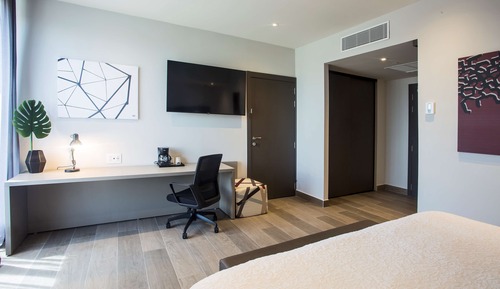 Suite, 1 King Bed, Non Smoking, Refrigerator