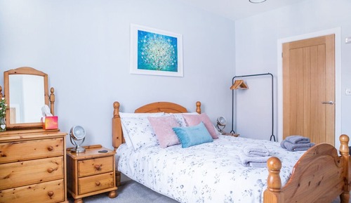Double Room (Rose)