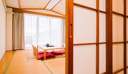 Japanese Style Room for 5 Guests