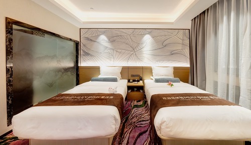 Signature Twin Room