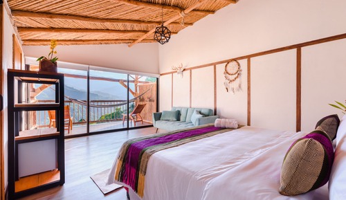 Deluxe Cabin, Balcony