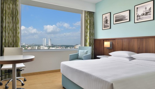 Deluxe Room, 1 Queen Bed, Non Smoking, City View