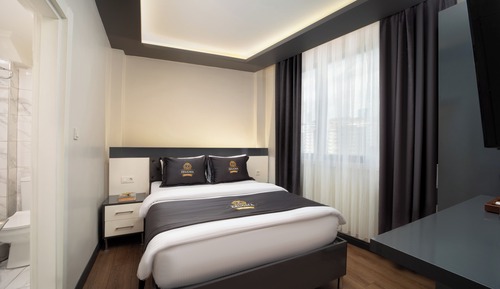 Economy Room, 1 Queen Bed