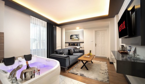 Executive Suite, 1 Queen Bed, Jetted Tub