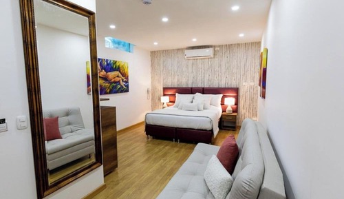 Suite, Hot Tub