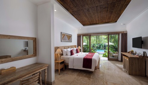 Deluxe Room with Pool View