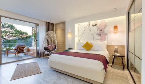 Deluxe Double Room, 1 King Bed, Jetted Tub, Sea View
